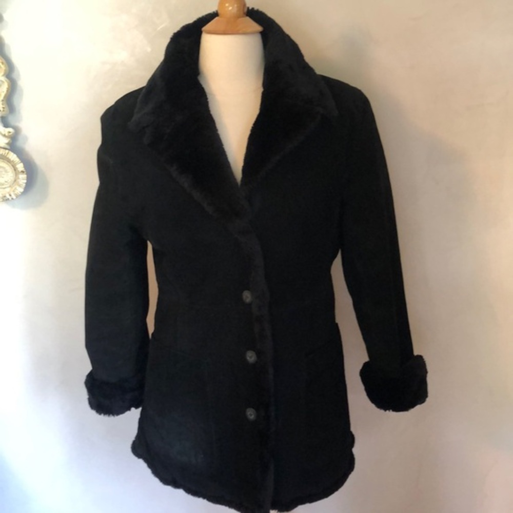 Leather Limited Vintage Black Coat w/faux fur lining & front button up SizeLarge